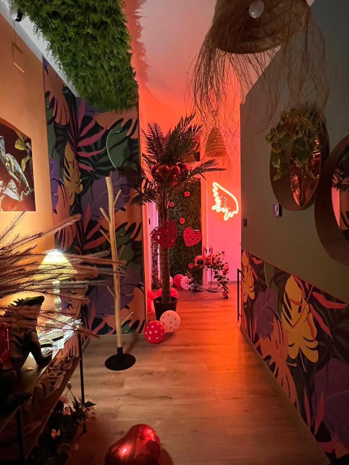 Suite Maison Tropical - Luxury Apartment In バーリ エクステリア 写真